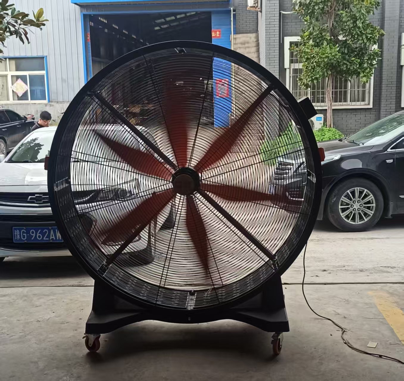 戰(zhàn)高溫，送清涼